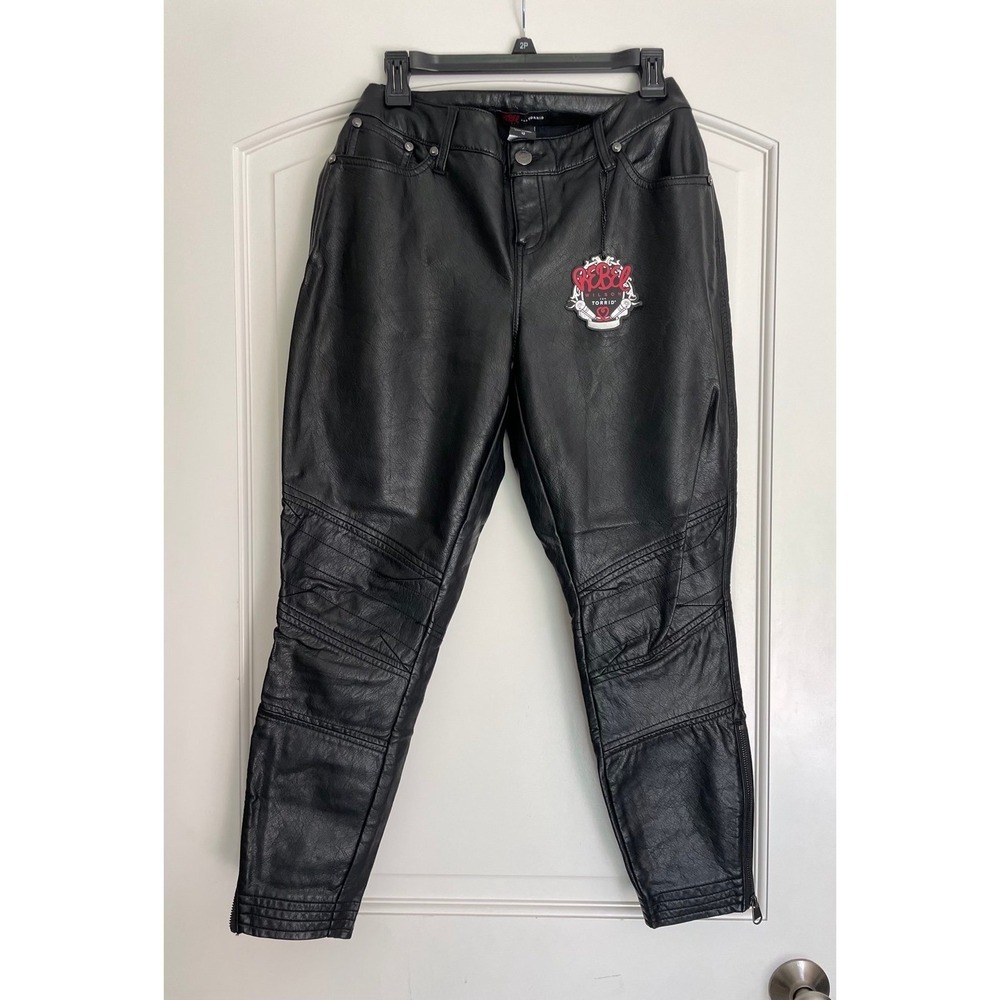 Rebel Wilson For Torrid Women’s Black Faux Leather Pants Ankle Zip Size 12